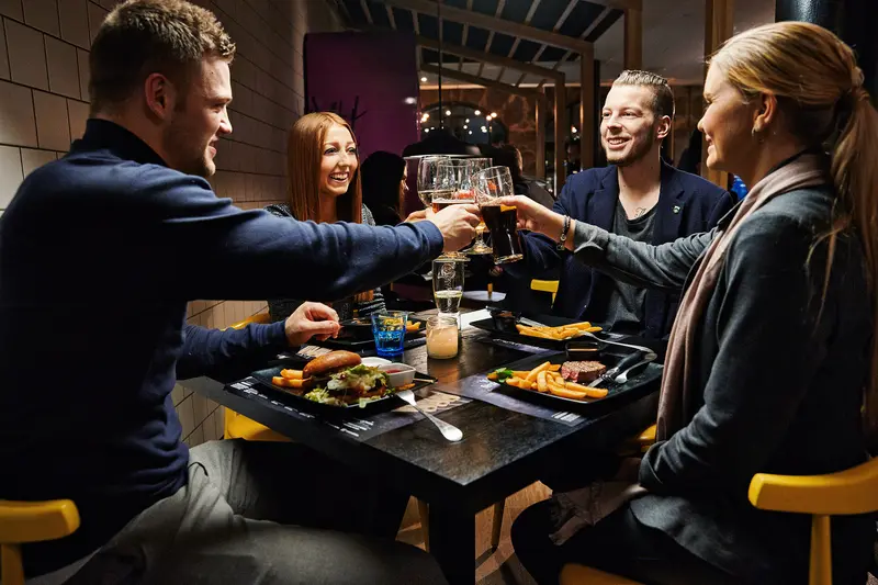 Jensens Bøfhus lukker – Bone’s overtager restauranterne fra Torben Østergaard-Nielsens familie