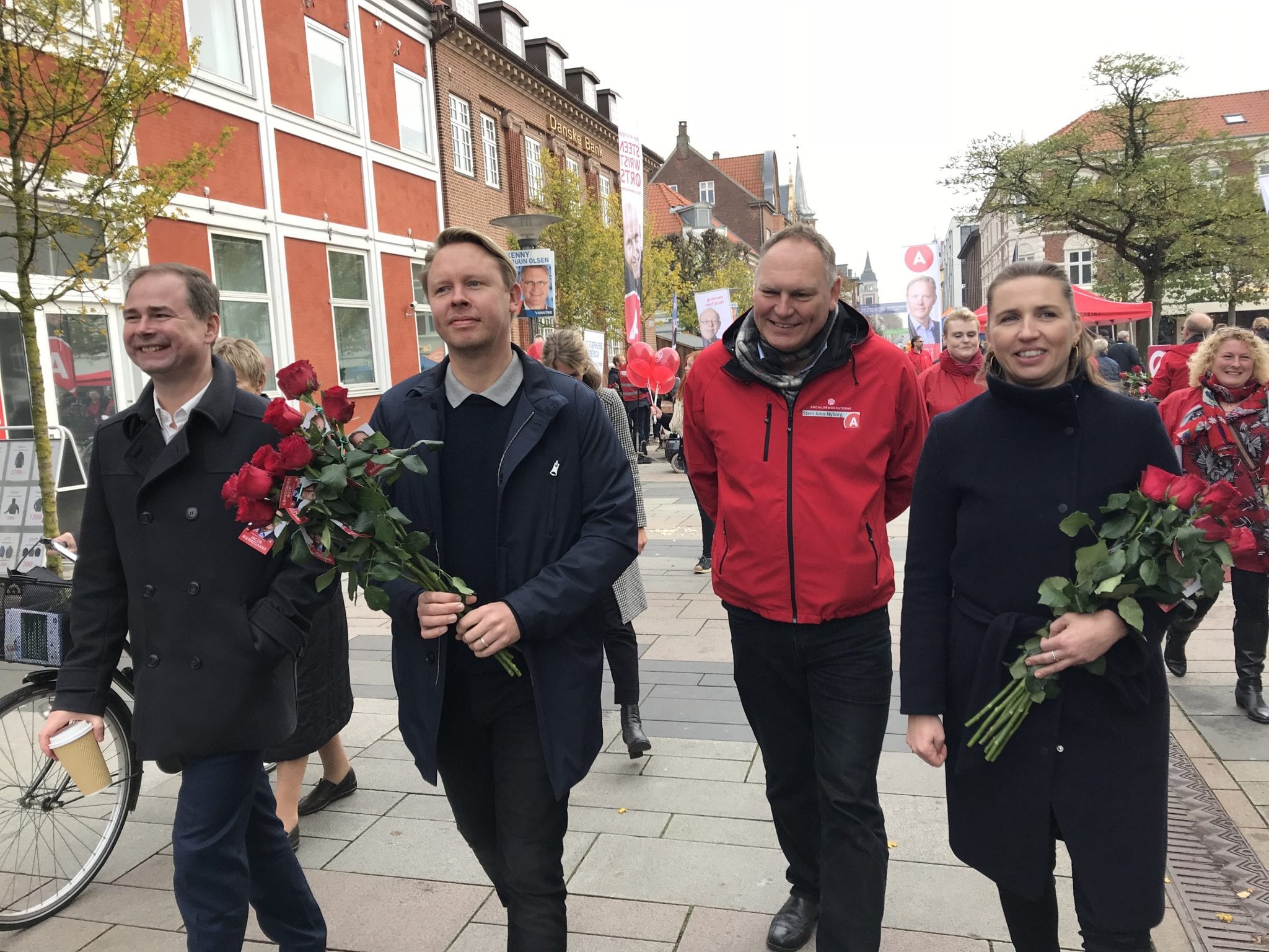 Leder: AVISEN står fast