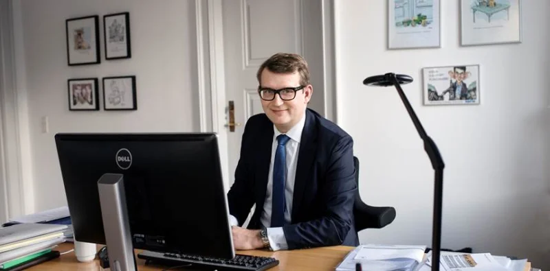 Forsvarsministeren indkalder til pressemøde i SMS-sagen