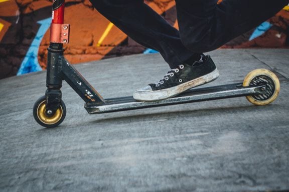 Kan dit barns el-cykel eller el-løbehjul koste dig en bøde?