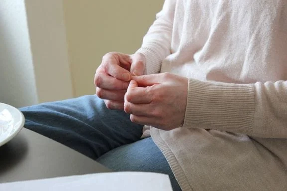 Regeringen sætter hårdt mod hårdt efter dokumentar-skandale