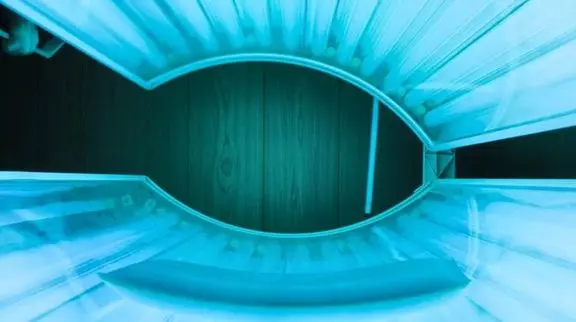 Reklamer for solarie og energidrikke blev vist før børnefilm – nu har Forbrugerombudsmanden reageret