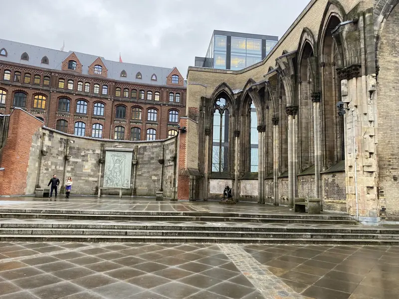 Hver onsdag bliver havnen til legeplads for venner og hele familien