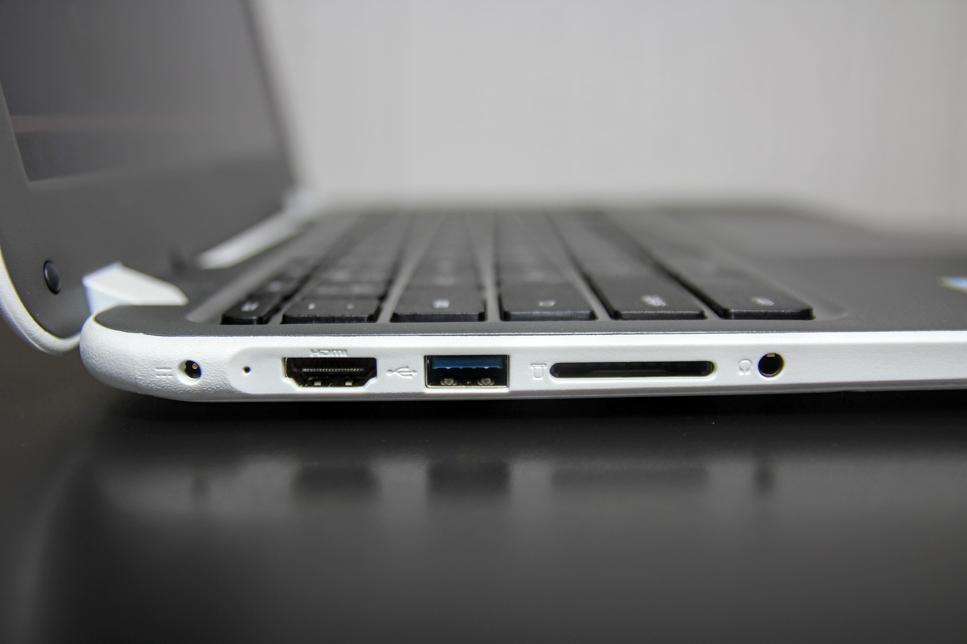 Regeringen åbner for løsning i Chromebook-sag