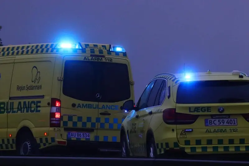 Svært tilskadekommen efter ulykke med særtransport på Østjyske Motorvej