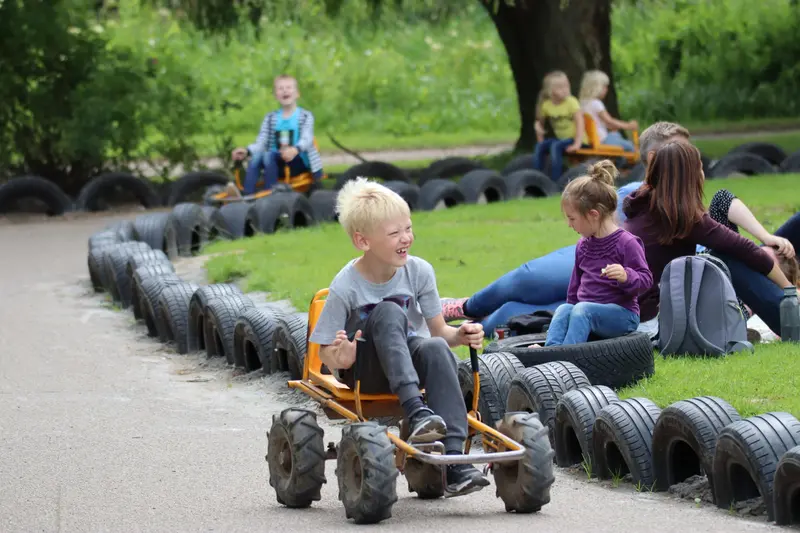 Madsby Legepark nyder godt af sommervarmen