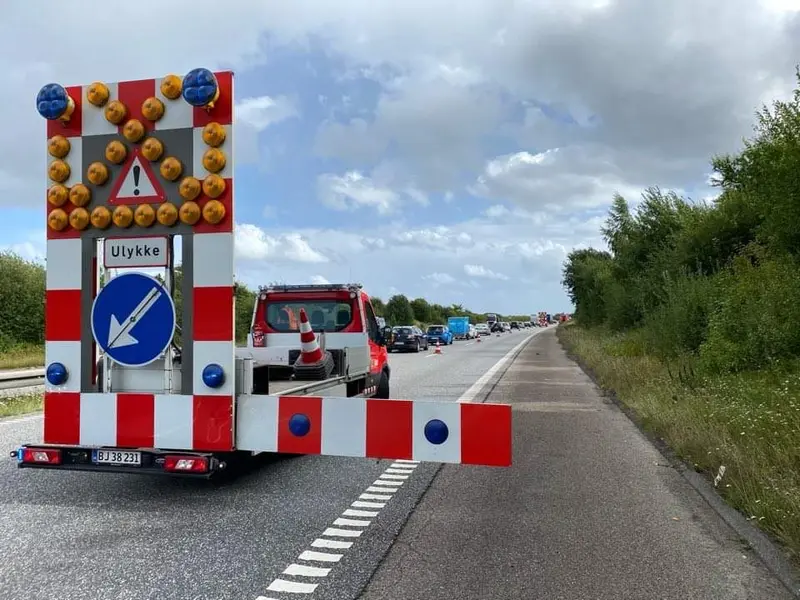 Motorvej spærret efter uheld