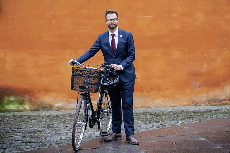 Tidligere ministers billede brugt på datingsider