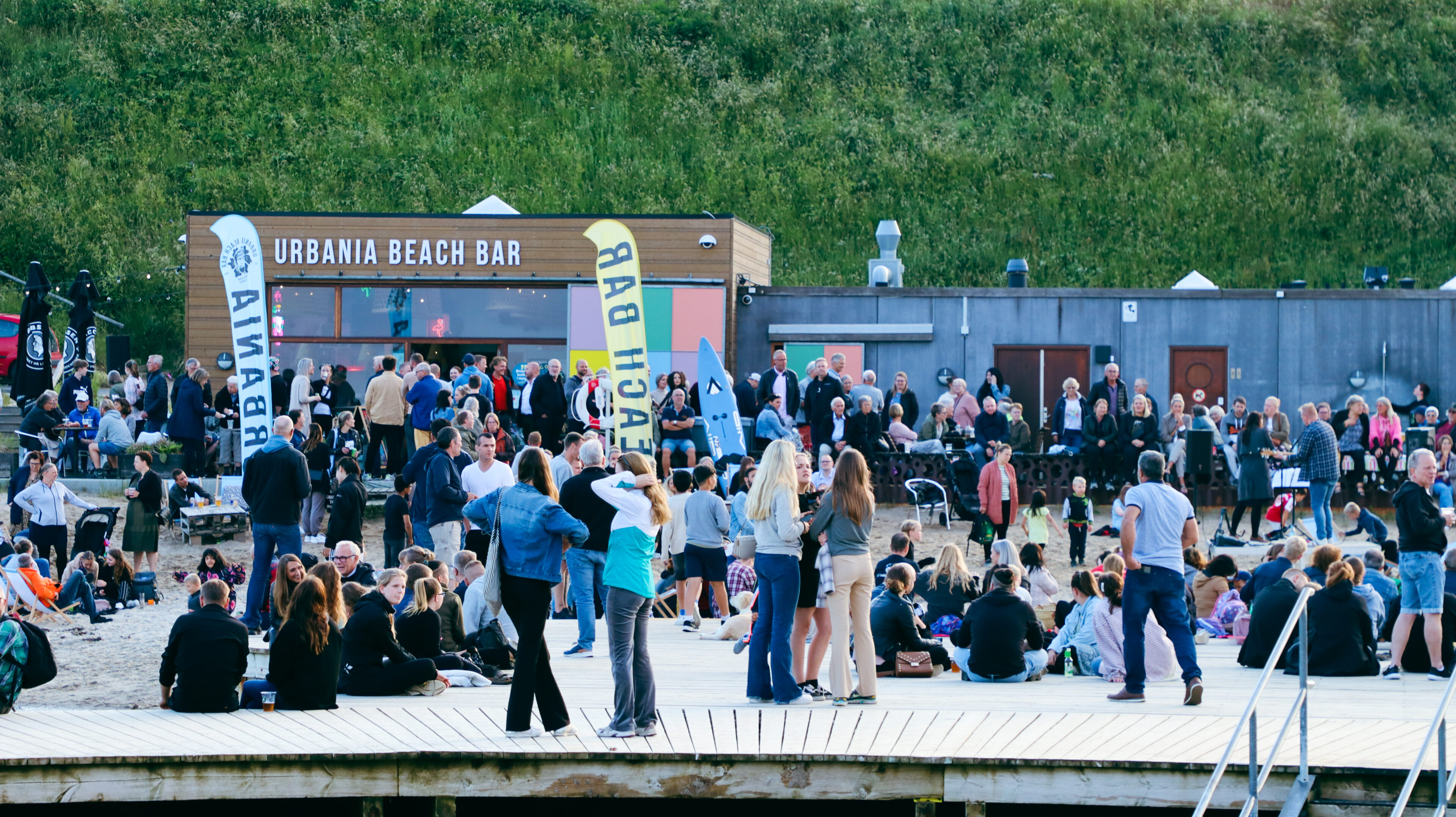 Sankt Hans uden bål, men med masser af hygge på Østerstrand