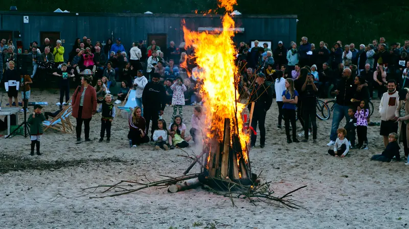 Sankt Hans-bål forbydes i store dele af Danmark