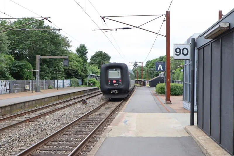 Kuffert stjålet i tog