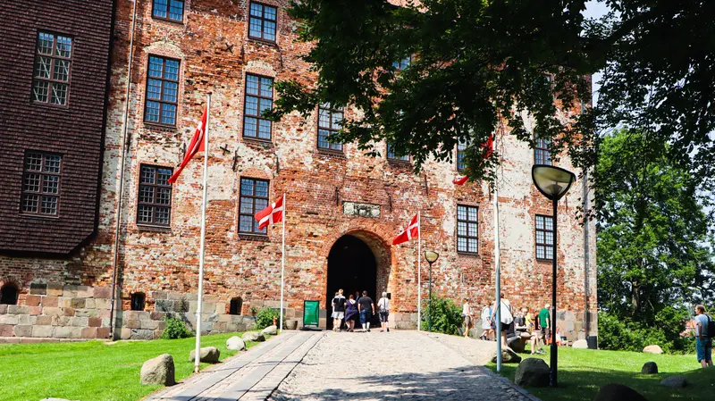 En storslået rejse fra kongernes majestætiske fortid til nutidens spændende kulturliv og kreative børneaktiviteter