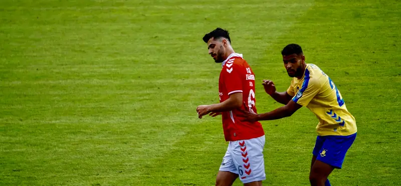Vejle Boldklub triumferer over Hvidovre i Superligaens bundopgør