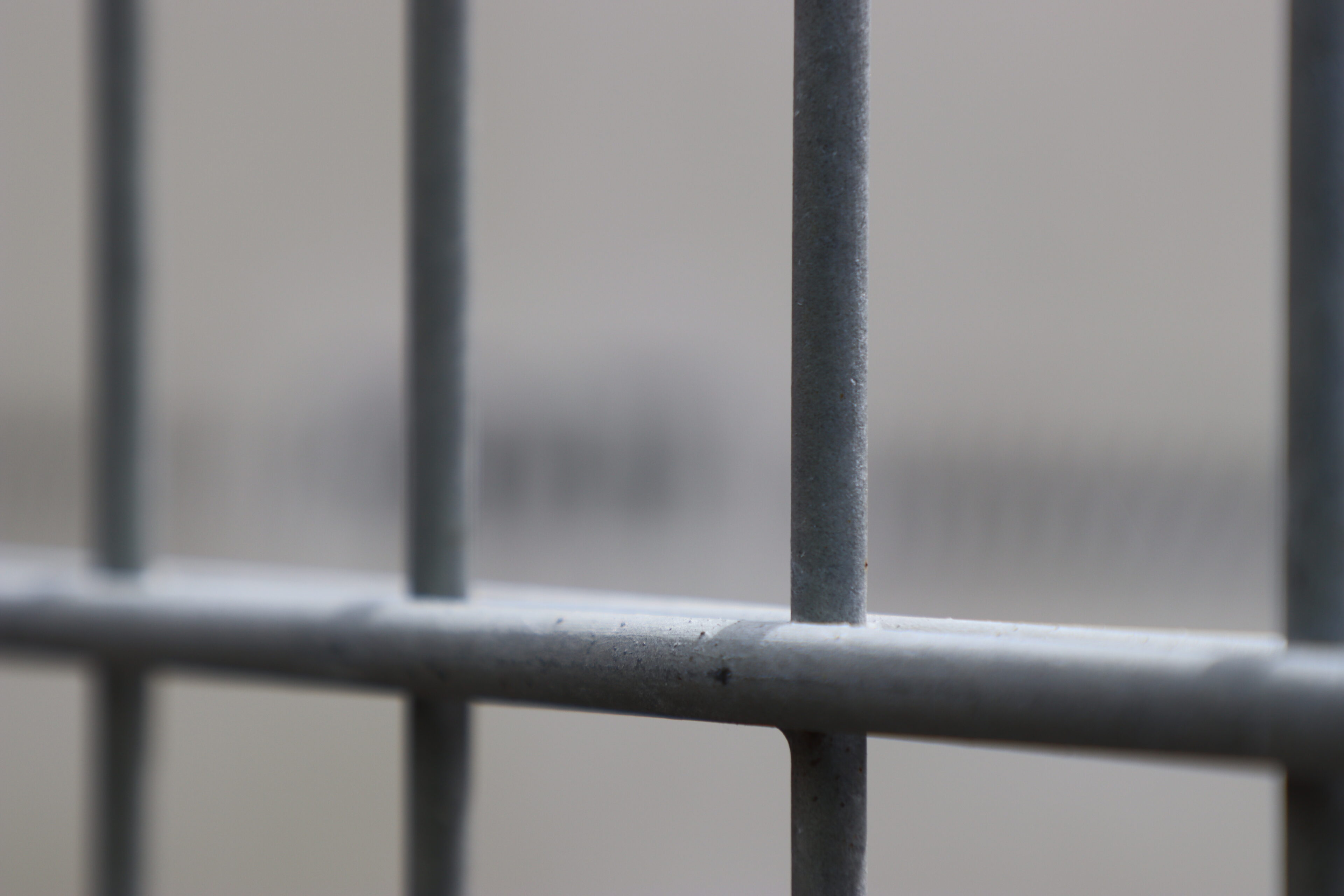 Ung mand kunne ikke styre temperamentet – endte natten hos politiet