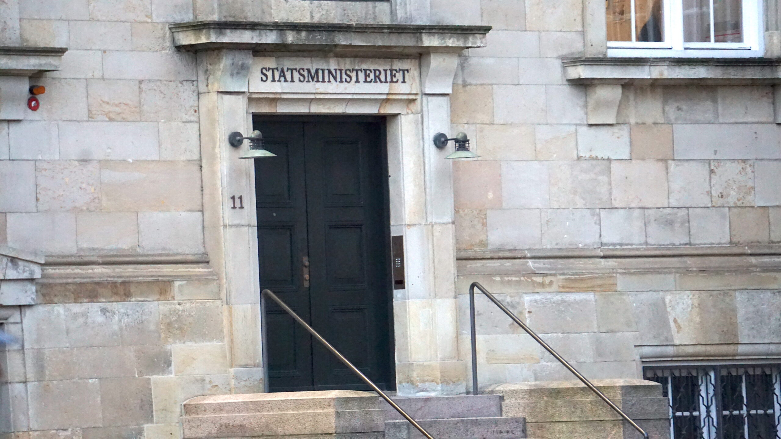 Regeringen kalder til pressemøde efter historisk dårlige PISA-resultater