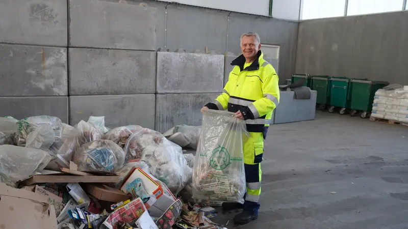Konservative står alene med kritik af tre skraldespande i hver indkørsel