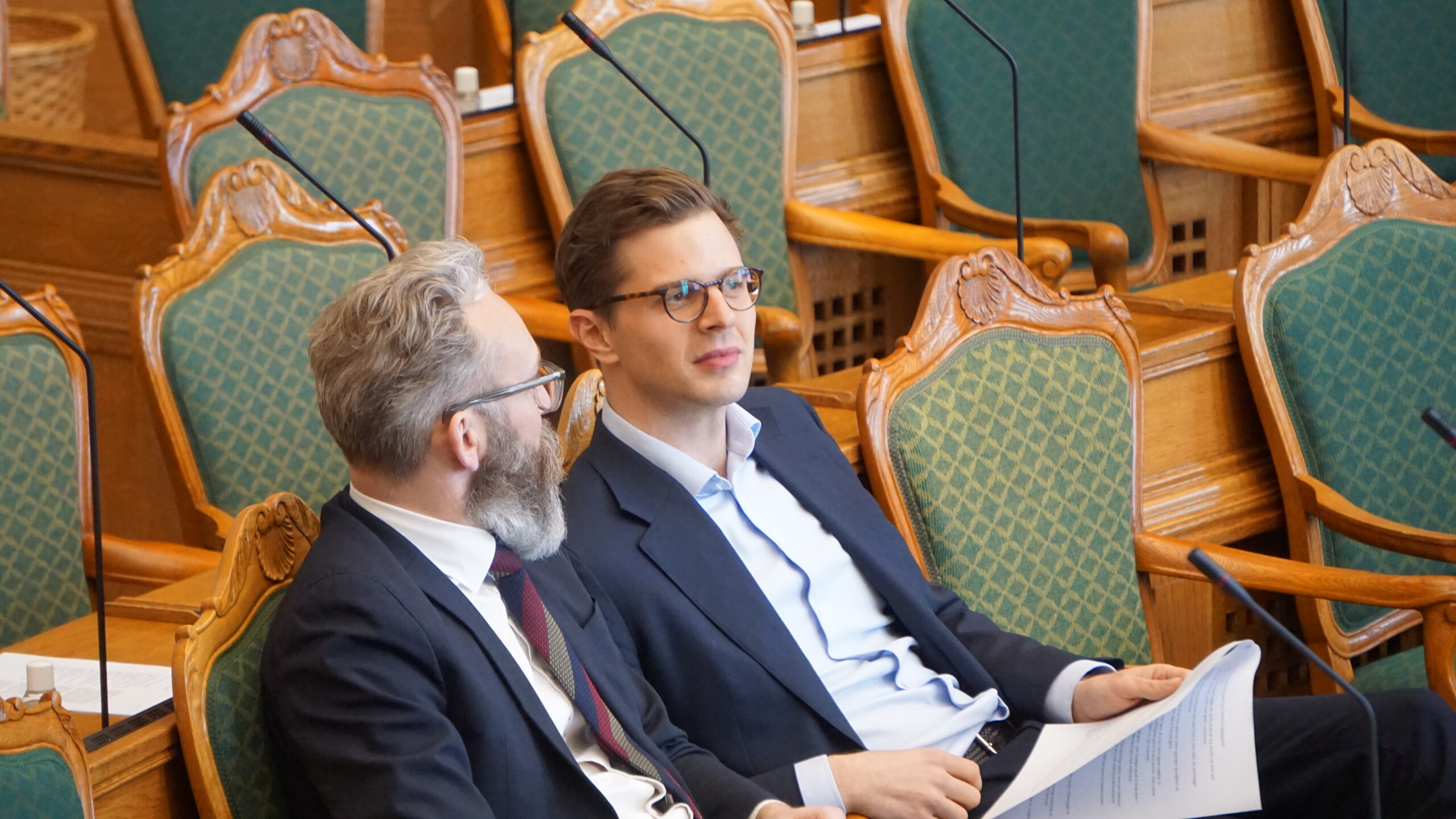 Politikere gør ikke mere ved partileders uberettigede tilskud