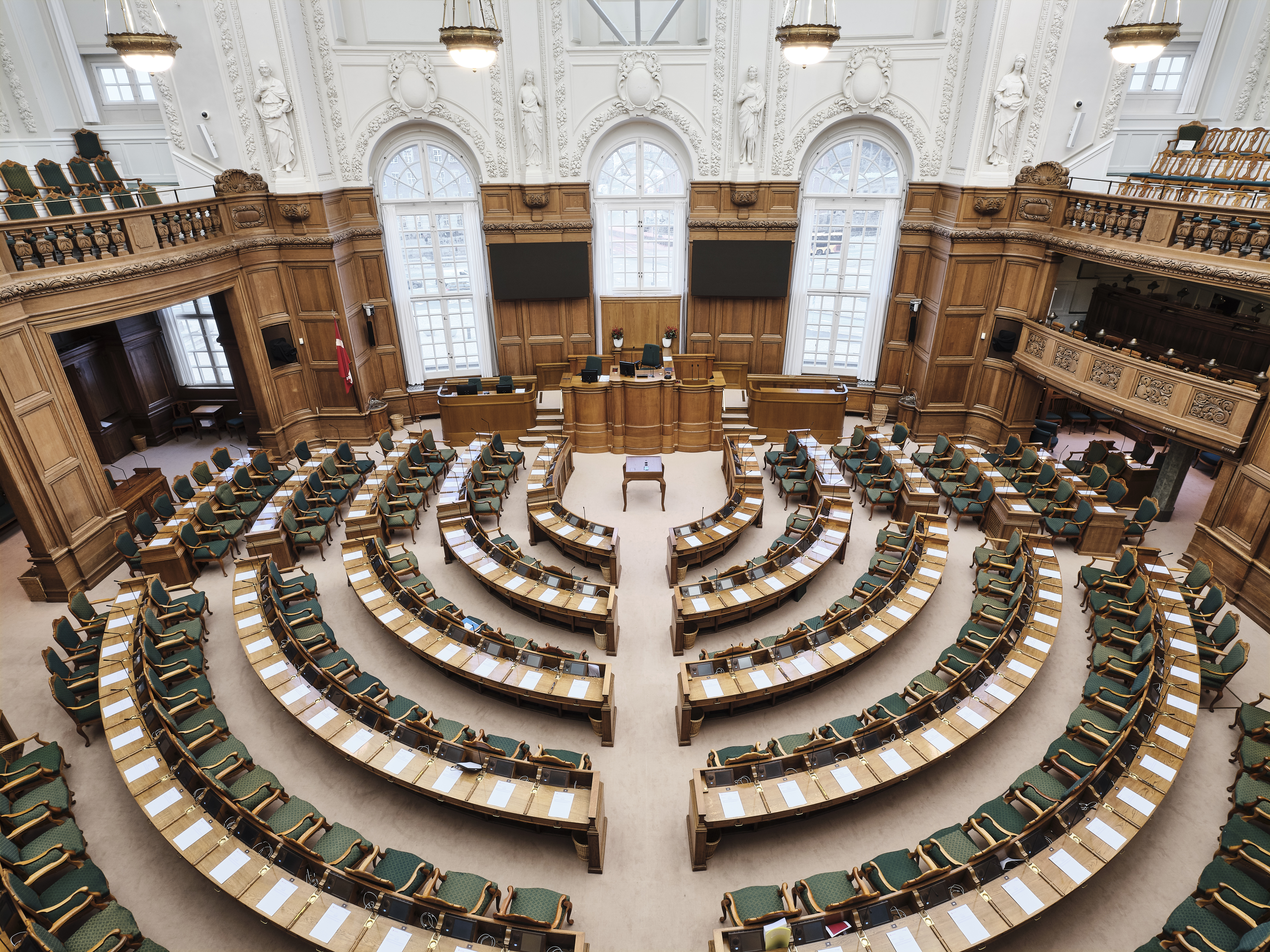 Regeringen kan bruge yderligere 10 milliarder kroner i 2024 og stadig føre en neutral finanspolitik
