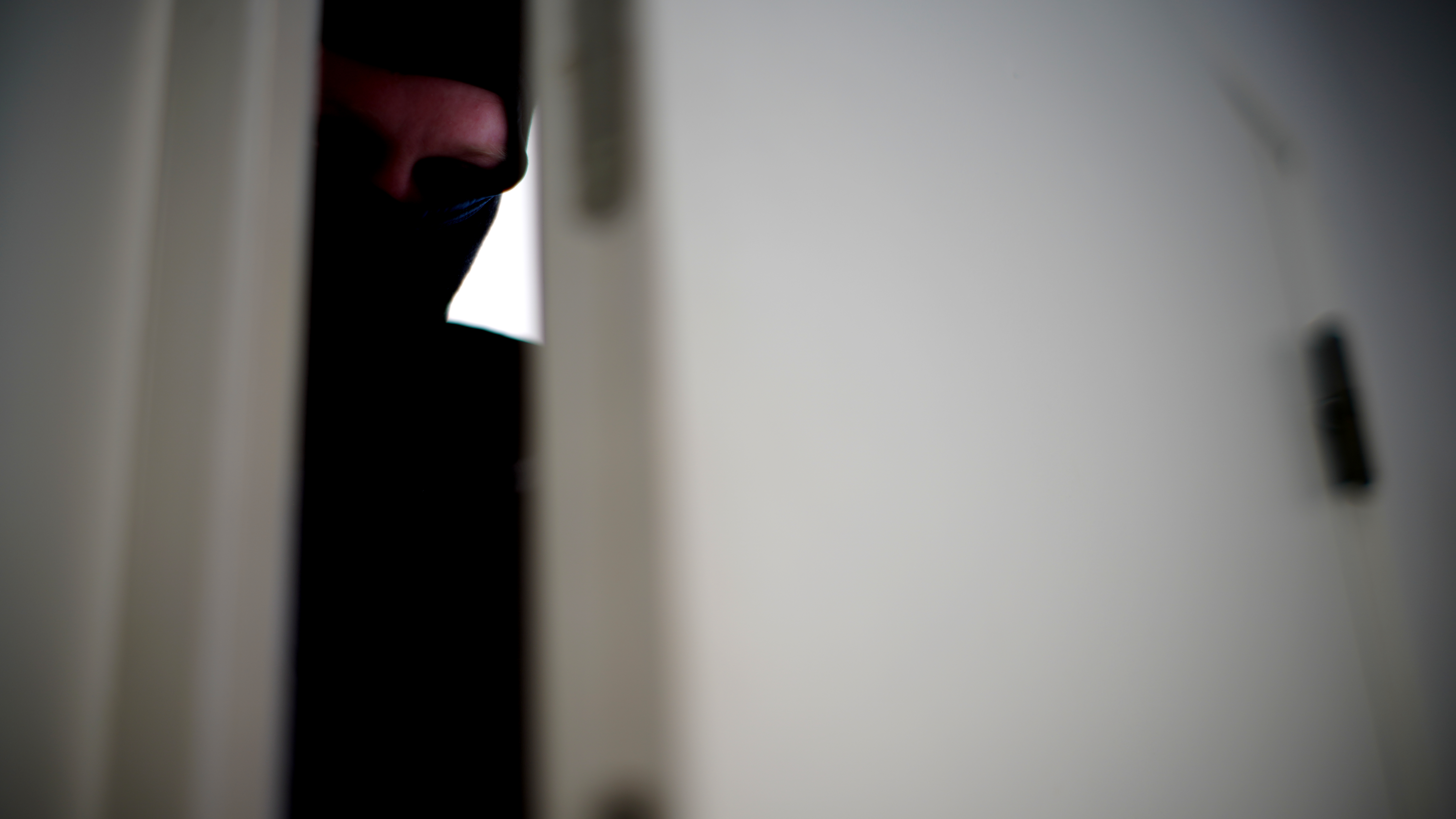 Tyve på rov i flere lejligheder: Guldhjerte kan afsløre gerningsmanden