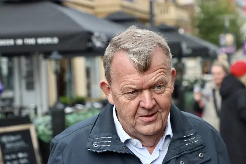 Moderaterne fyrer medarbejdere