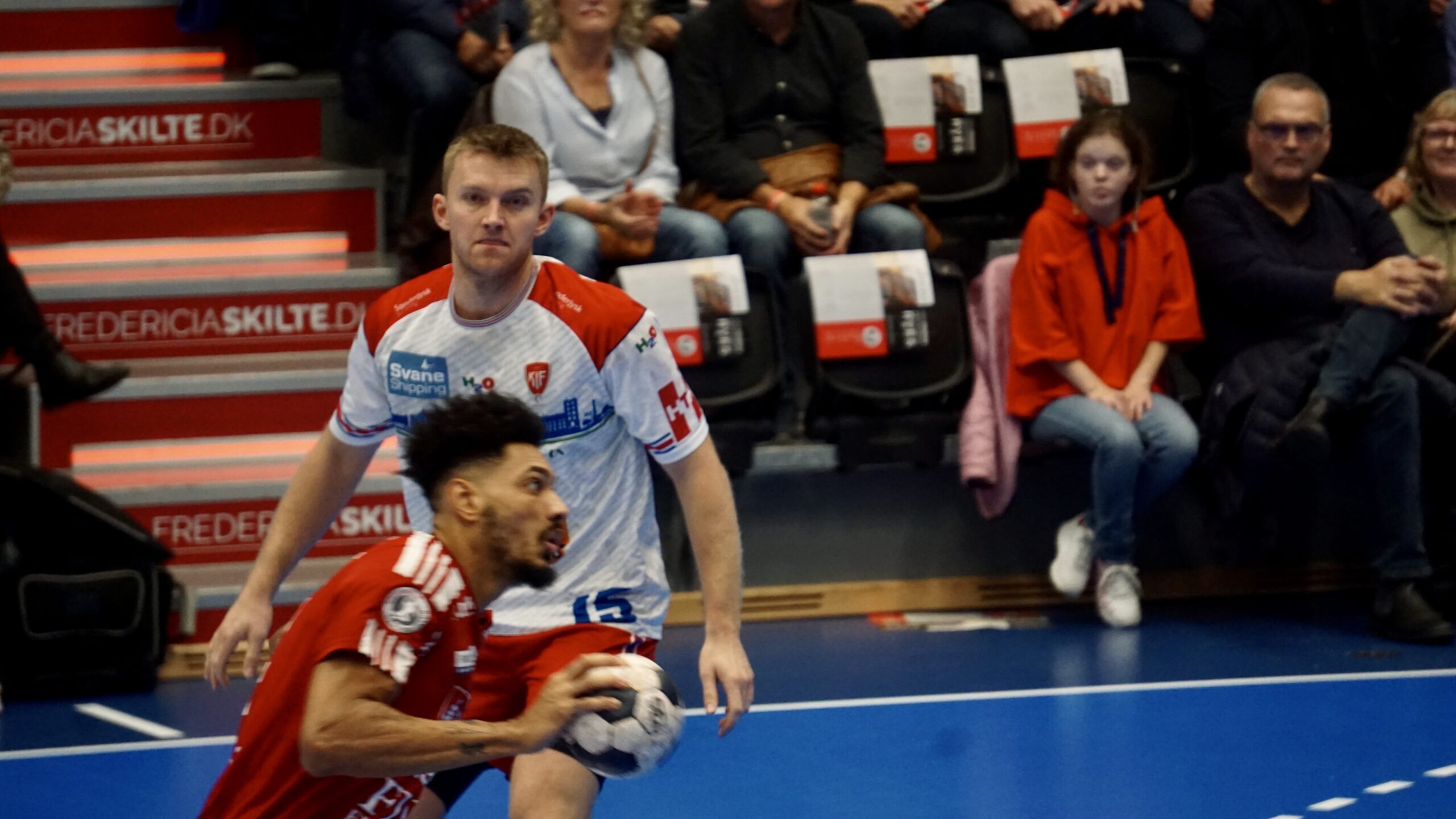 Officielt: James Junior Scott forlader FHK