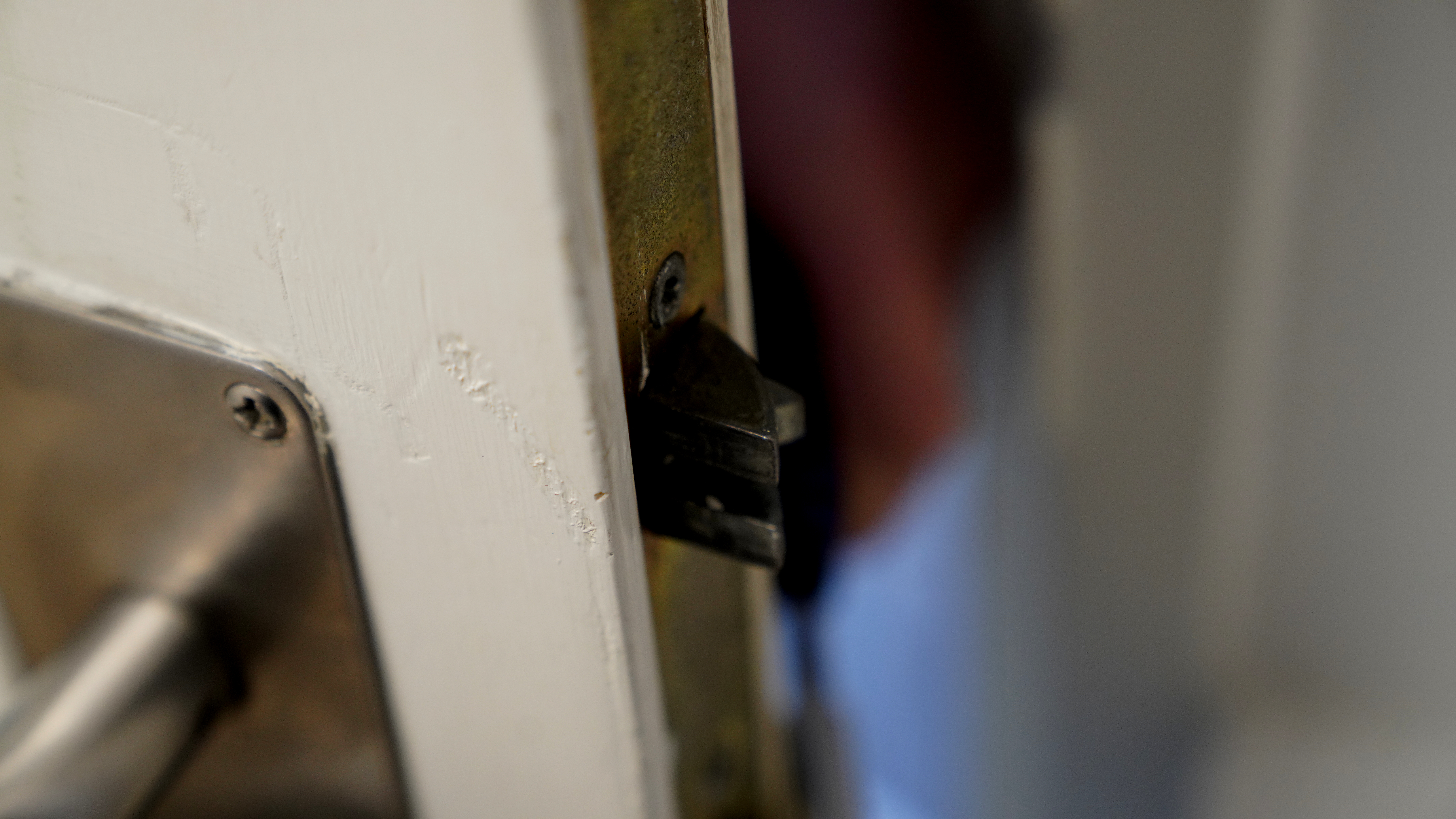 Flere personer trængte ind i 83-årig kvindes hjem med påskud om køkkenarbejde: Politiet undersøger sag