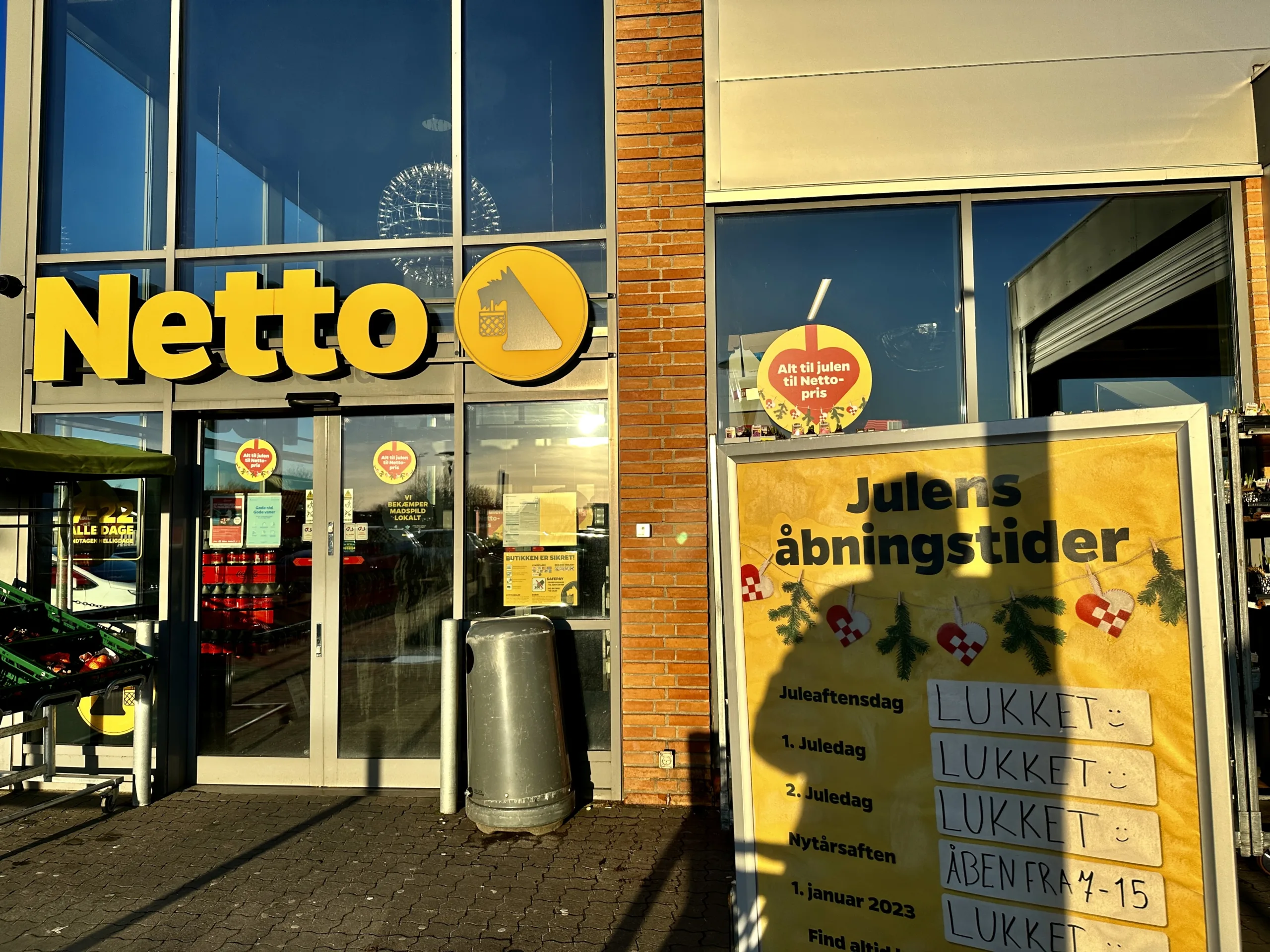 Sådan holder supermarkederne åbent i Fredericia og Middelfart den 9. april 2023