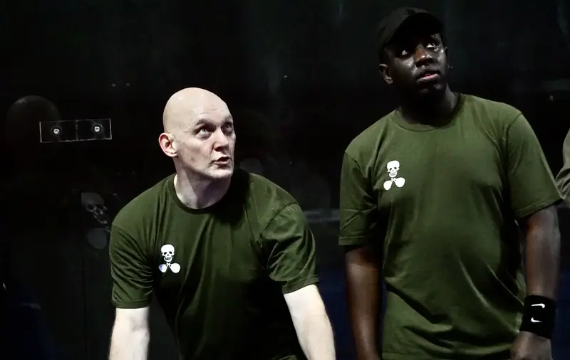 Gravesen og Melvin spillede showkamp til indvielse af nyt ketsjercenter