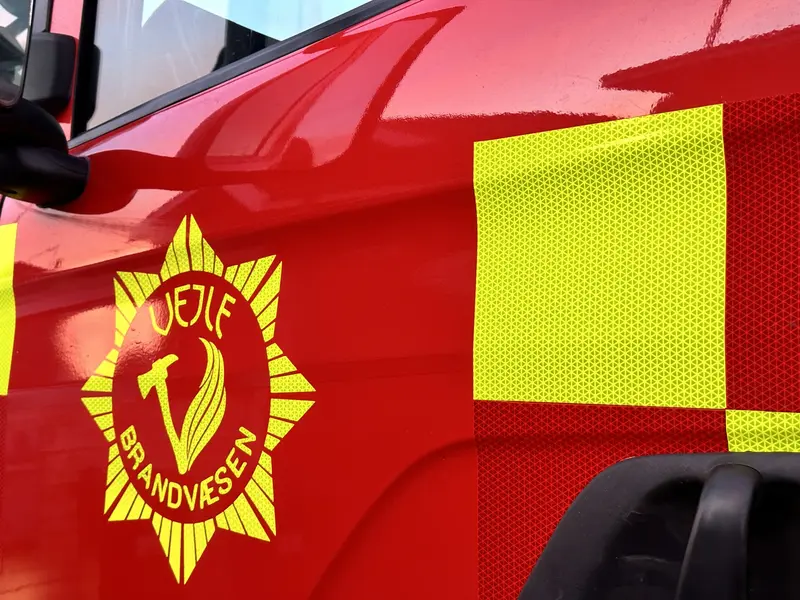 Massiv brand på Ellerhammervej i Vejle. Politiet beder folk holde sig væk
