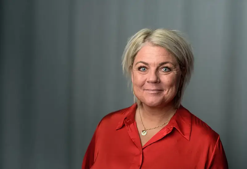 Ældre og ansatte er i klemme mellem to love