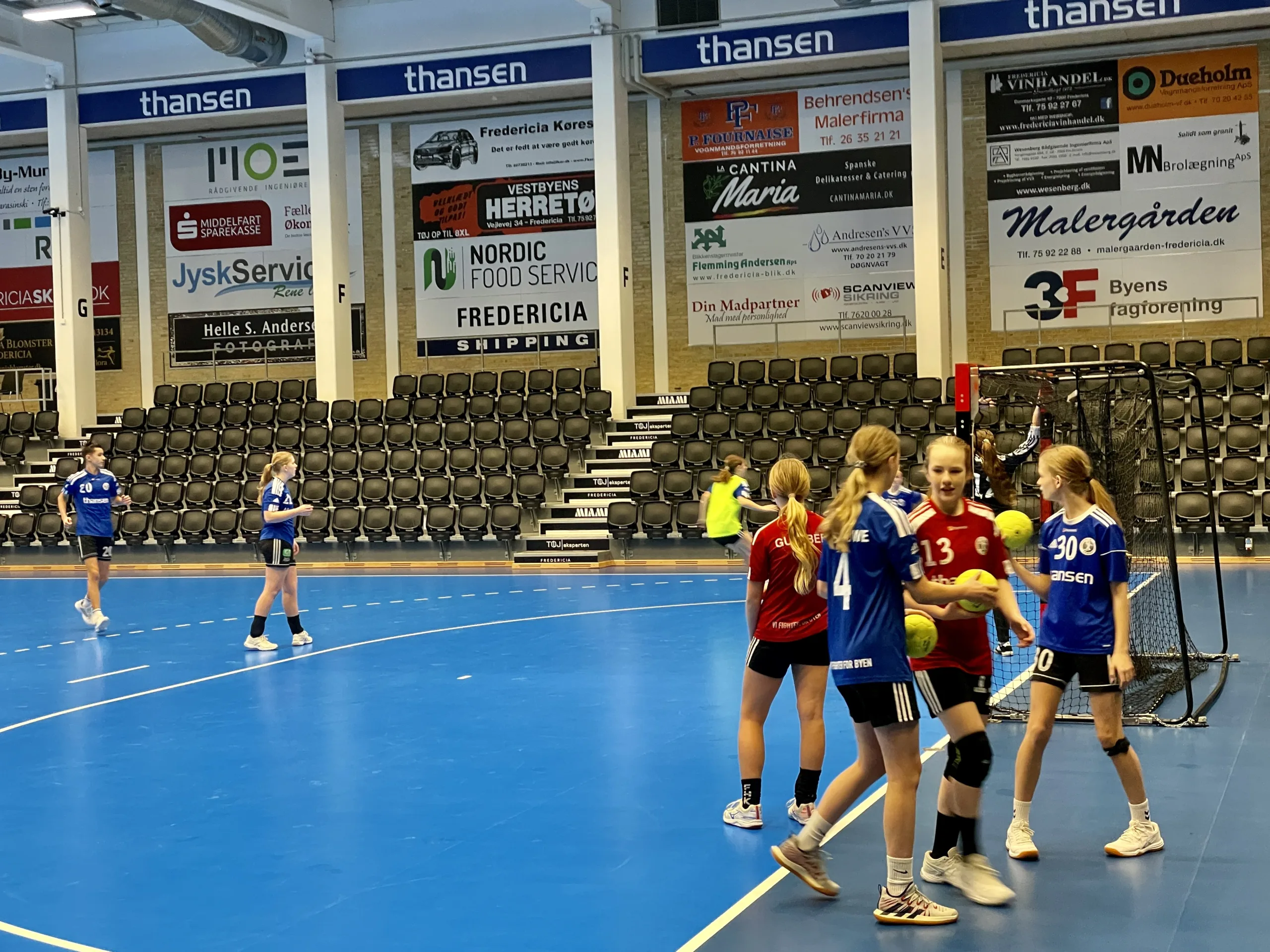 DHF-træner så håndboldspillere an