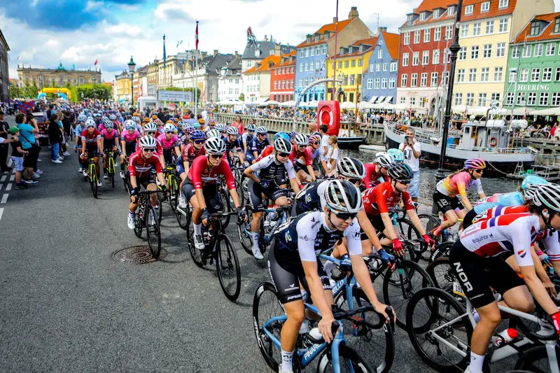 Verdens bedste cykelryttere kører igennem Middelfart og Kolding