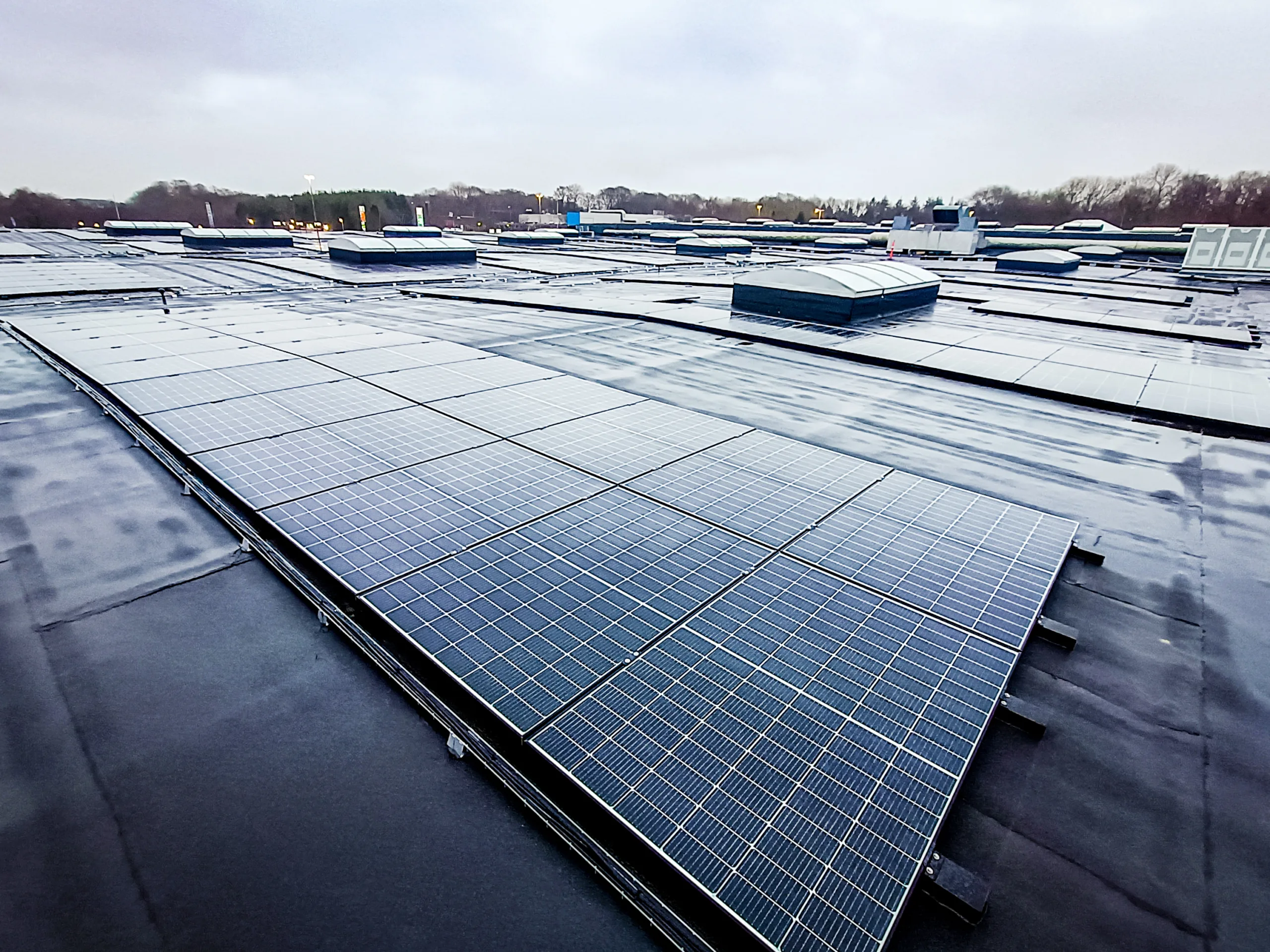 Solrig april sikrer rekordhøj produktion fra solceller i Danmark