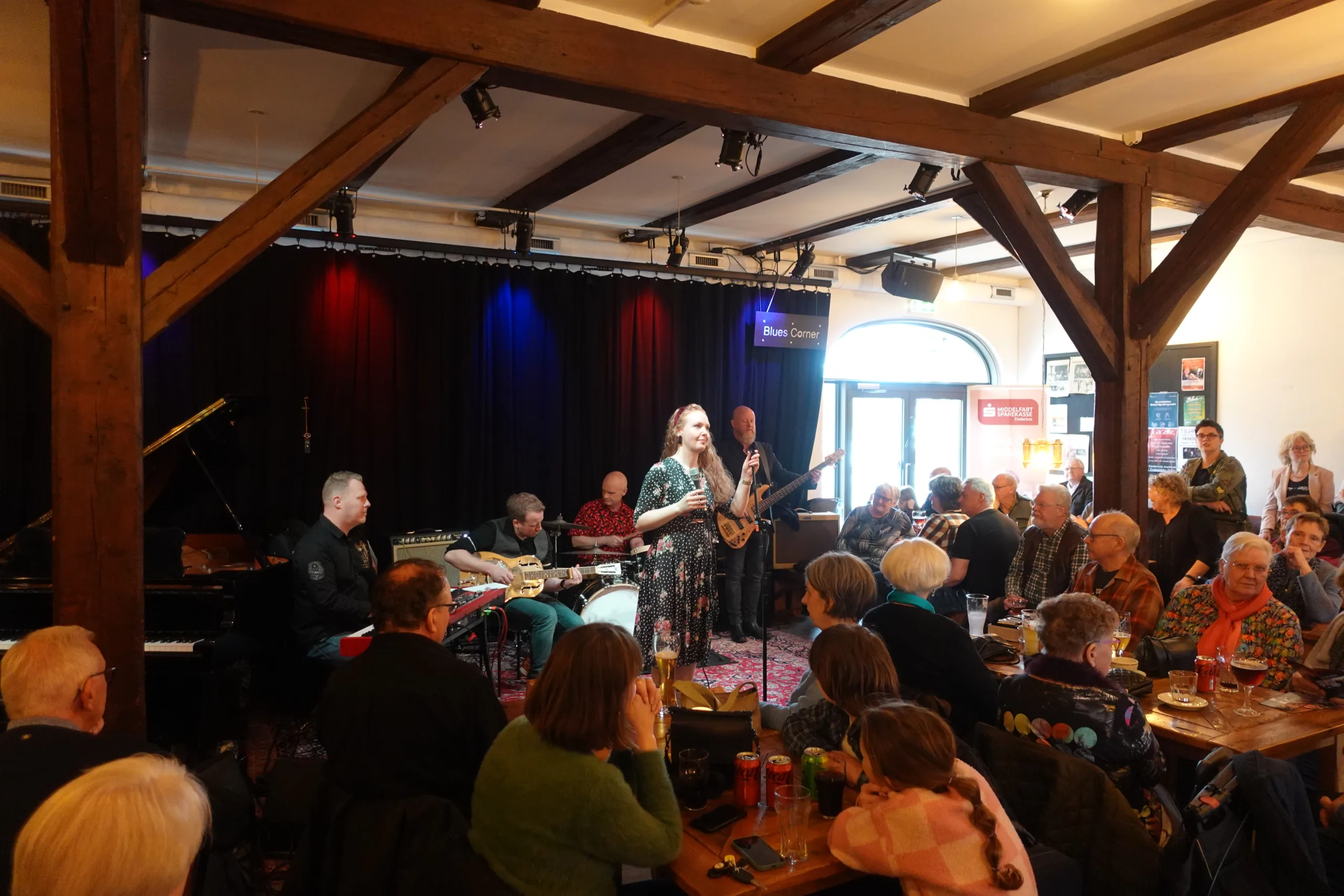 Dyrlund & Friends – Eksplosiv Blues Rock
