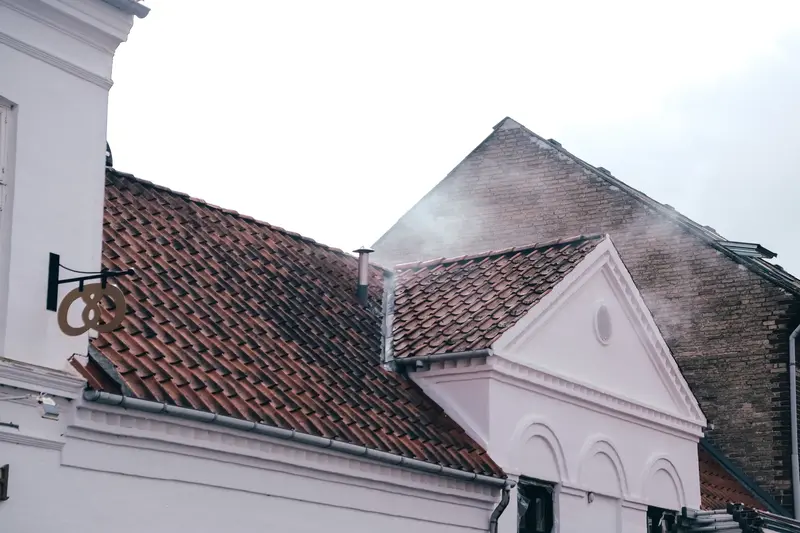 Ild i ejendom ved bageri