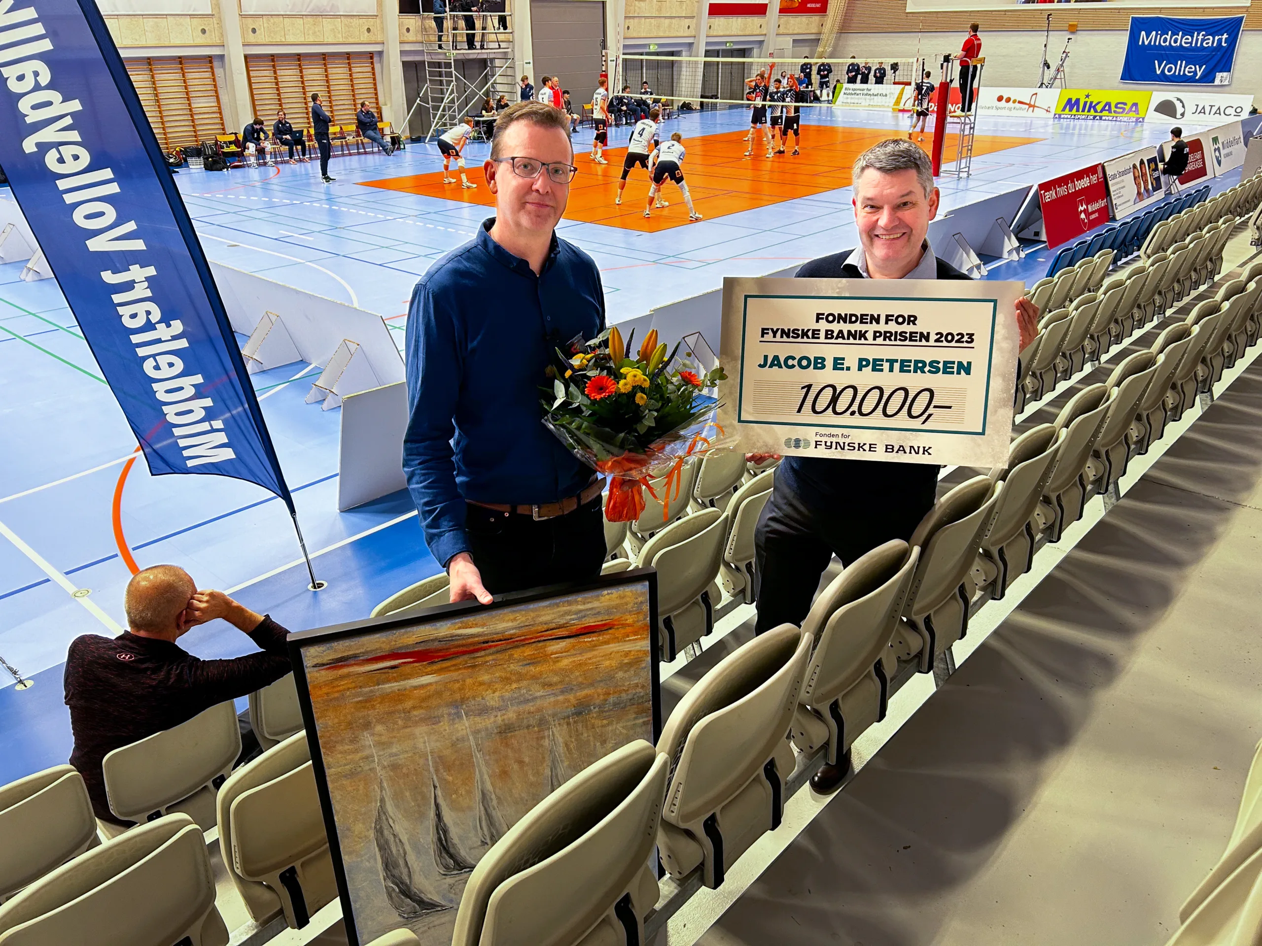 Ildsjæl fik volleyball ind med modermælken: Nu hyldes hyldes han med pris og 100.000 kroner