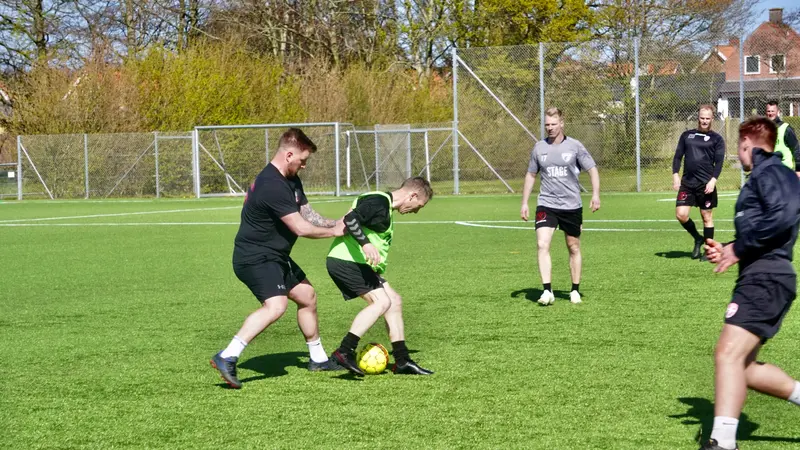 Krigsveteranlandshold samlet i Fredericia: Fodbold, broderskab og støtte
