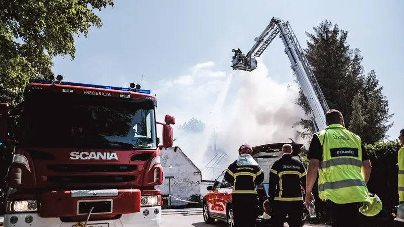 Kraftig gårdbrand i Middelfart