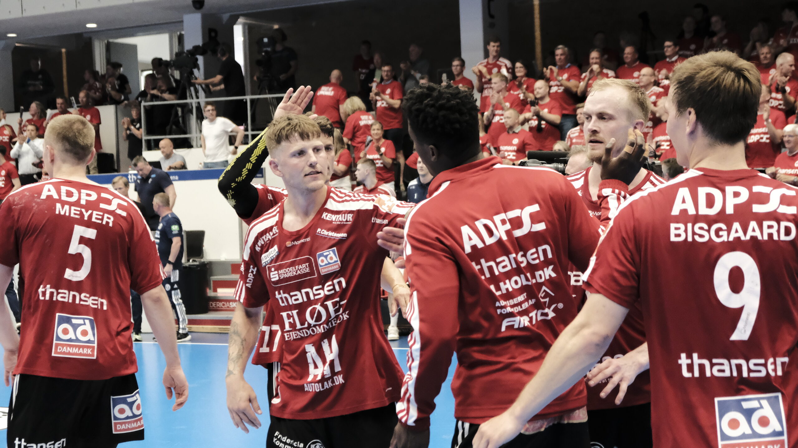 FHK holdt bronzehåbet i live med sejr
