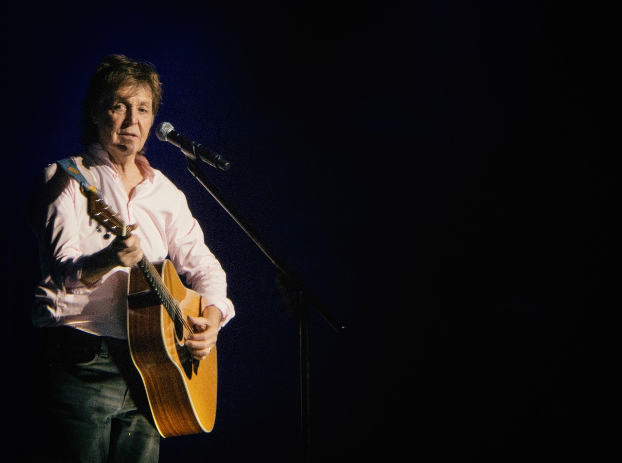Sir Paul McCartney fortæller, at kunstig intelligens har gjort det muligt at skabe en ultimativ Beatles-sang
