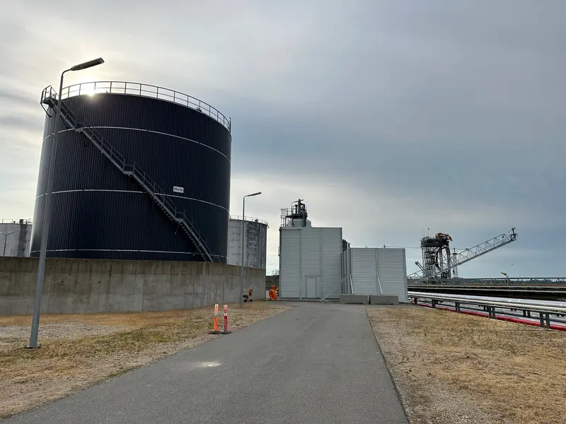 Støjværn på Crossbridge Energys havneterminal er færdigt