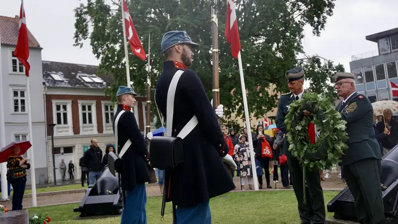 Trods regnvejr: Festlighederne for 5.-6. Juli-dagene i Fredericia er godt i gang