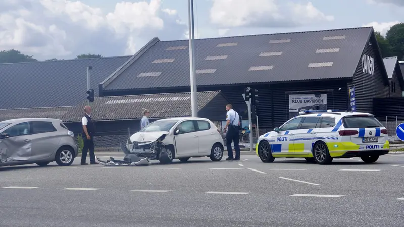 Færdselsuheld i trafikeret kryds