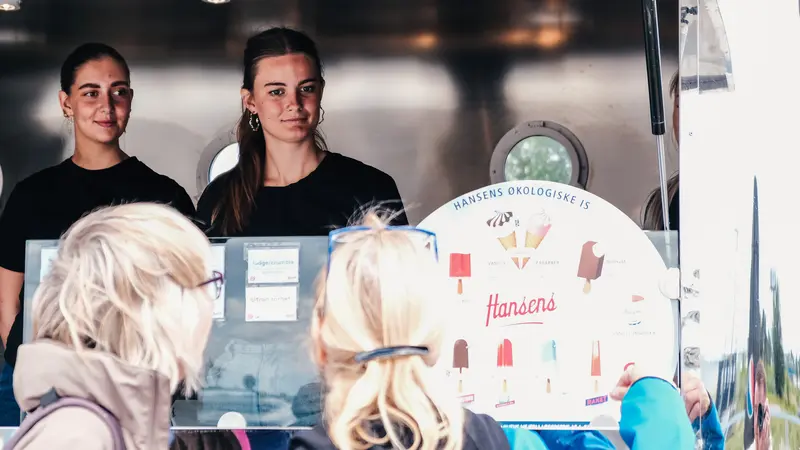 Isen er brudt: Urbania Street Food og Hansens Is åbner for salget på havnen