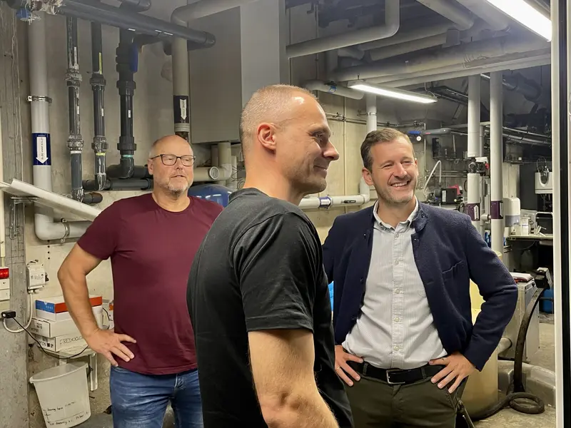 En tur i kontrolrummet: Badeland blev tømt for vand
