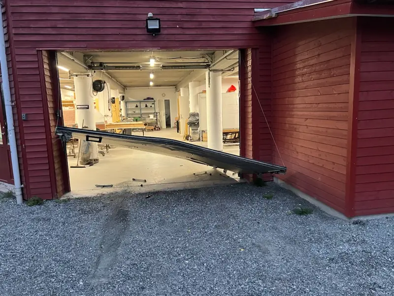 Mand raserede hus og stjal bil fra Madsby Legepark