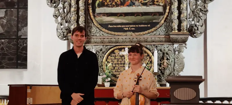Musikalsk rav i kirkerummet