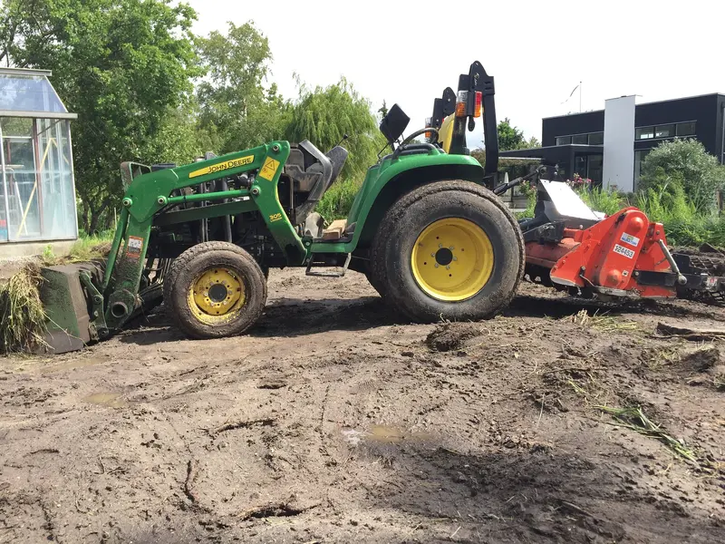 Ny havetraktor stjålet fra virksomhed