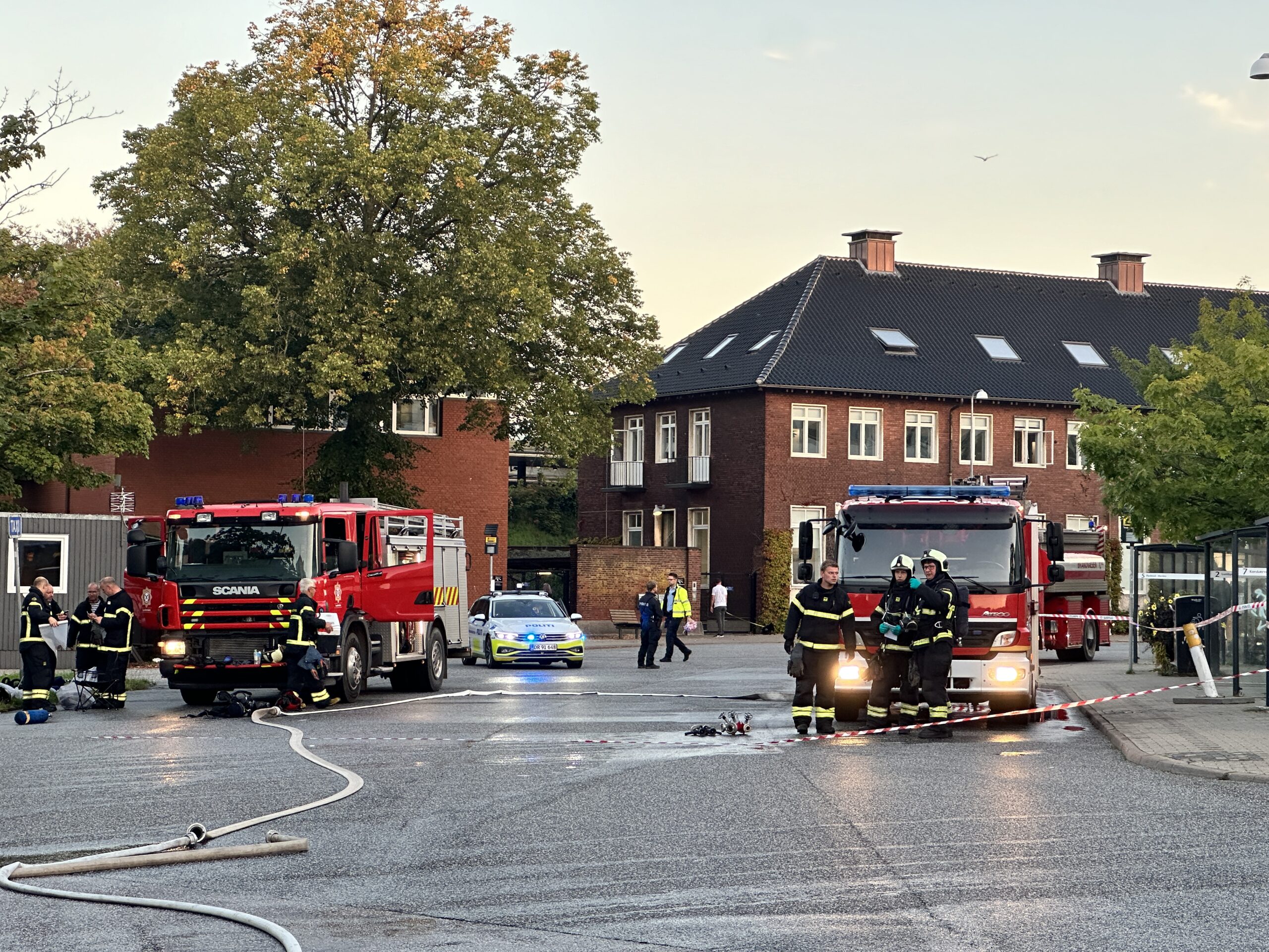 60 brandfolk kæmpede mod flammerne