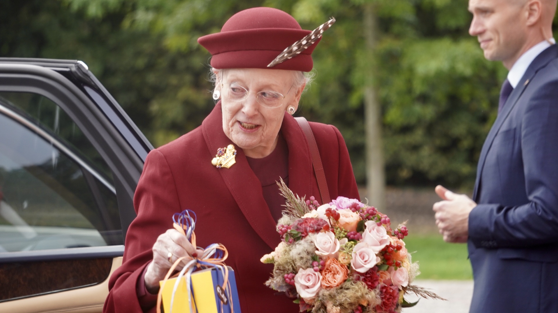 Dronning Margrethe træder tilbage